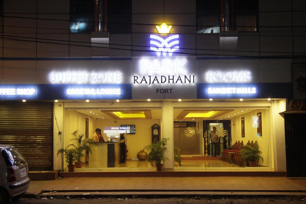 טריואנדרום Hotel Rajadhani מראה חיצוני תמונה